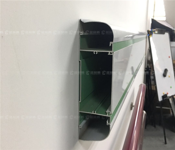 病房設(shè)備帶9.jpg 病房設(shè)備帶9.jpg