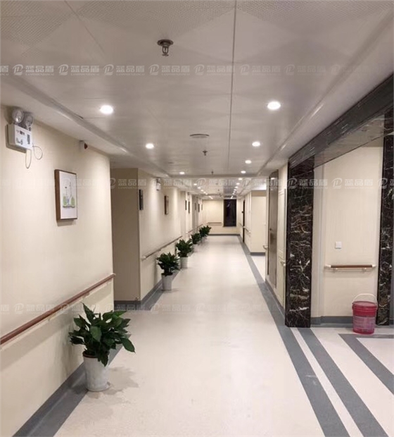 養(yǎng)老院扶手.jpg 養(yǎng)老院扶手.jpg