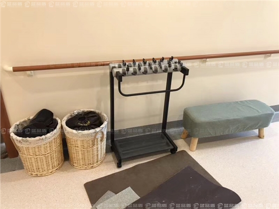 養(yǎng)老院扶手2.jpg 養(yǎng)老院扶手2.jpg