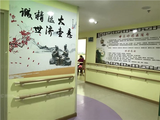 社區(qū)醫(yī)院走廊扶手.jpg 社區(qū)醫(yī)院走廊扶手.jpg