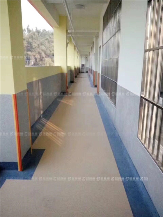 橡膠護角條.jpg 橡膠護角條.jpg