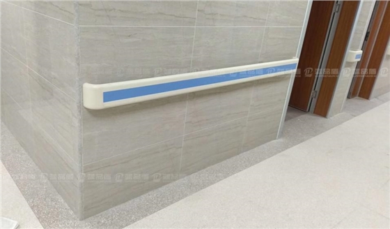 三水醫(yī)院走廊扶手.jpg 三水醫(yī)院走廊扶手.jpg