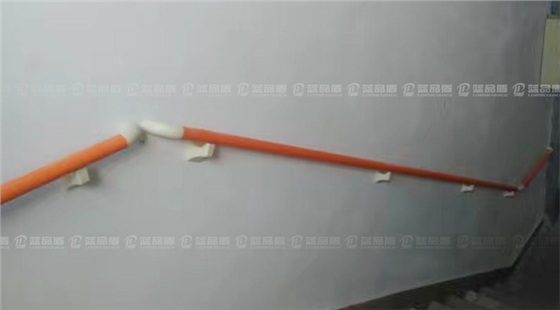 38防撞扶手橙色1.jpg 38防撞扶手橙色1.jpg
