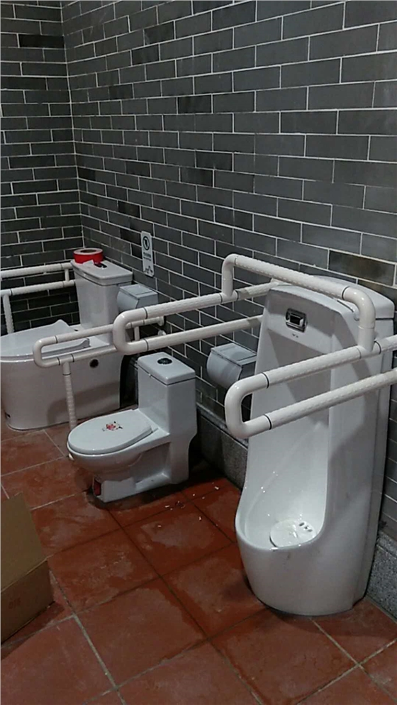 殘疾人小便斗扶手.jpg 殘疾人小便斗扶手.jpg