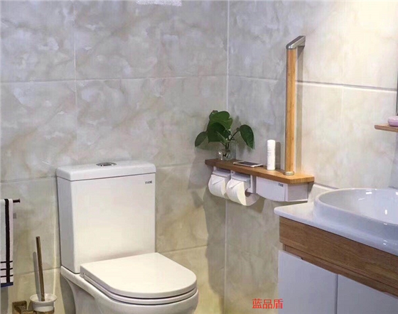 木制扶手衛(wèi)生間.png 木制扶手衛(wèi)生間.png