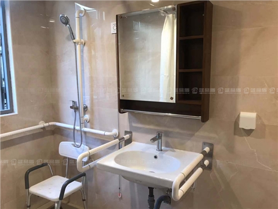 衛(wèi)生間馬桶扶手.jpg 衛(wèi)生間馬桶扶手.jpg