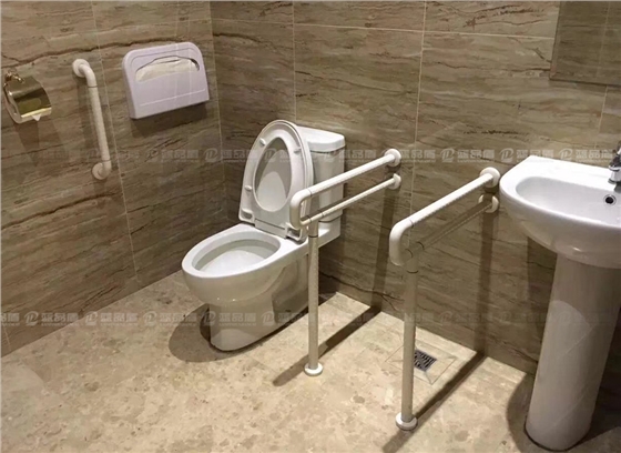衛(wèi)生間老人扶手.jpg 衛(wèi)生間老人扶手.jpg