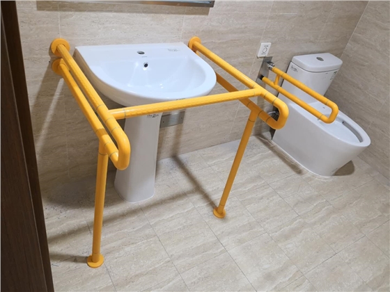 無障礙衛(wèi)生間扶手.jpg 無障礙衛(wèi)生間扶手.jpg