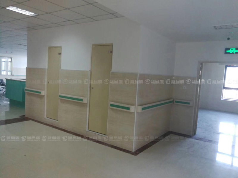 【四川省】復(fù)員退伍軍人醫(yī)院安里的果綠色防撞扶手很漂亮