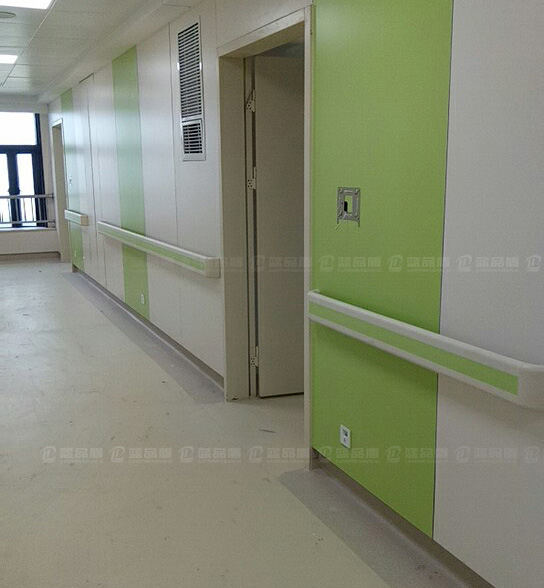 【福建】廈門華廈眼科醫(yī)院里的防撞扶手是藍(lán)品盾供貨的