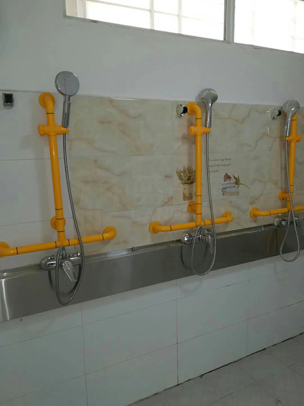 河南康寧醫(yī)院案例/訂制款帶花灑夾扶手【藍品盾】